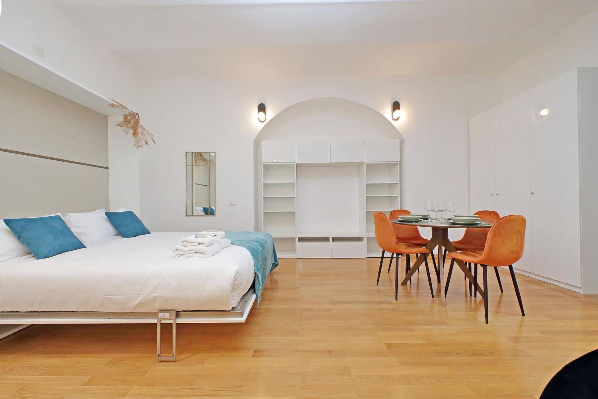 Modern Flat In Termini Station Apartment